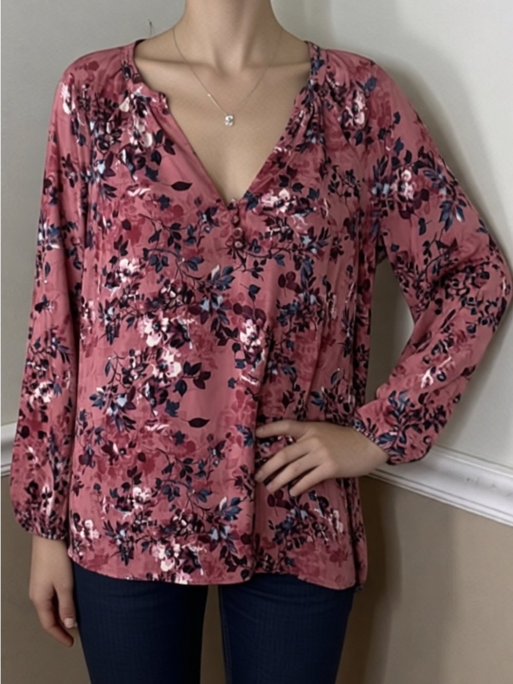 💚 5 for $25! torrid Rose Pink Floral V-Neck Long Sleeve Blouse